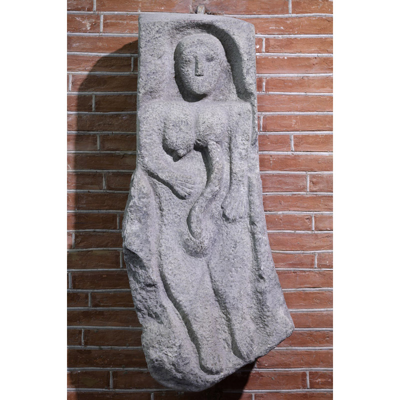 Bas relief en marbre, La Femme au serpent