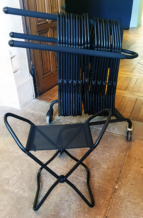 Chaises pliantes en libre service