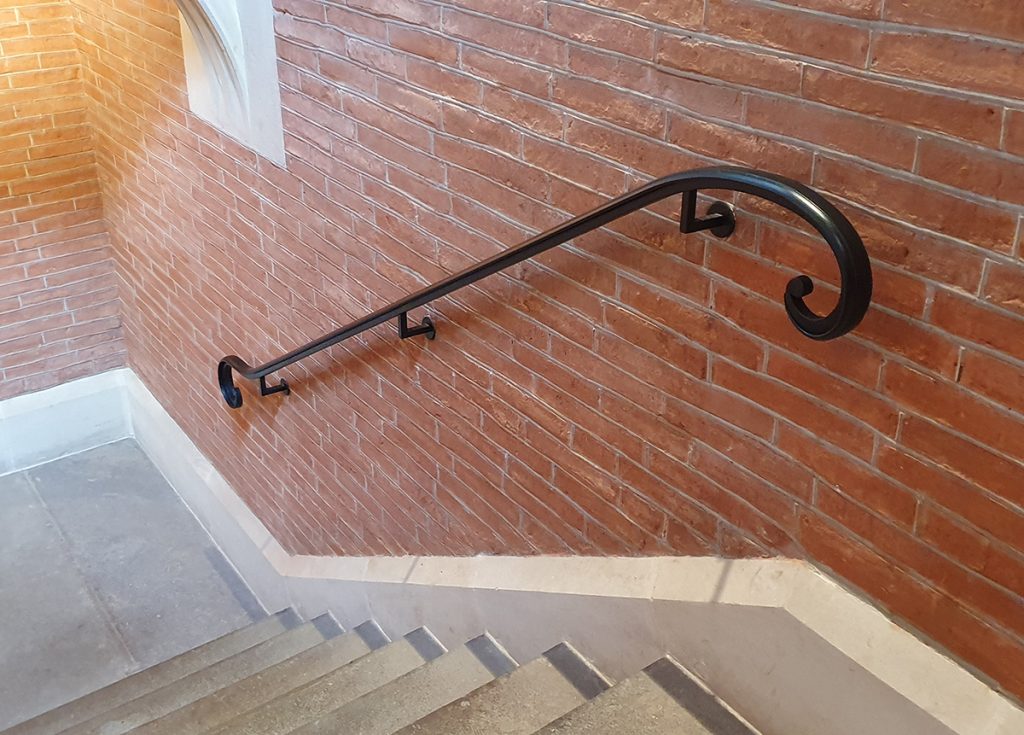 rampe dans l'escalier Viollet-le-Duc